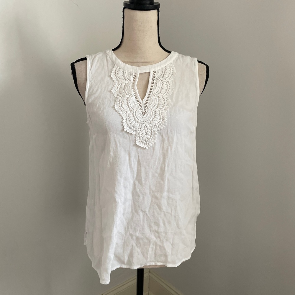 White Sleeveless Crochet Blouse size Small Boho Chic Festival Cottagecore Shirt‎
